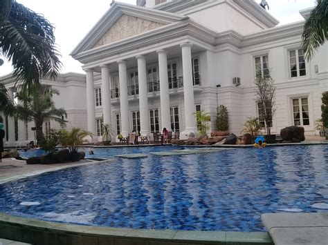 kolam renang Surabaya